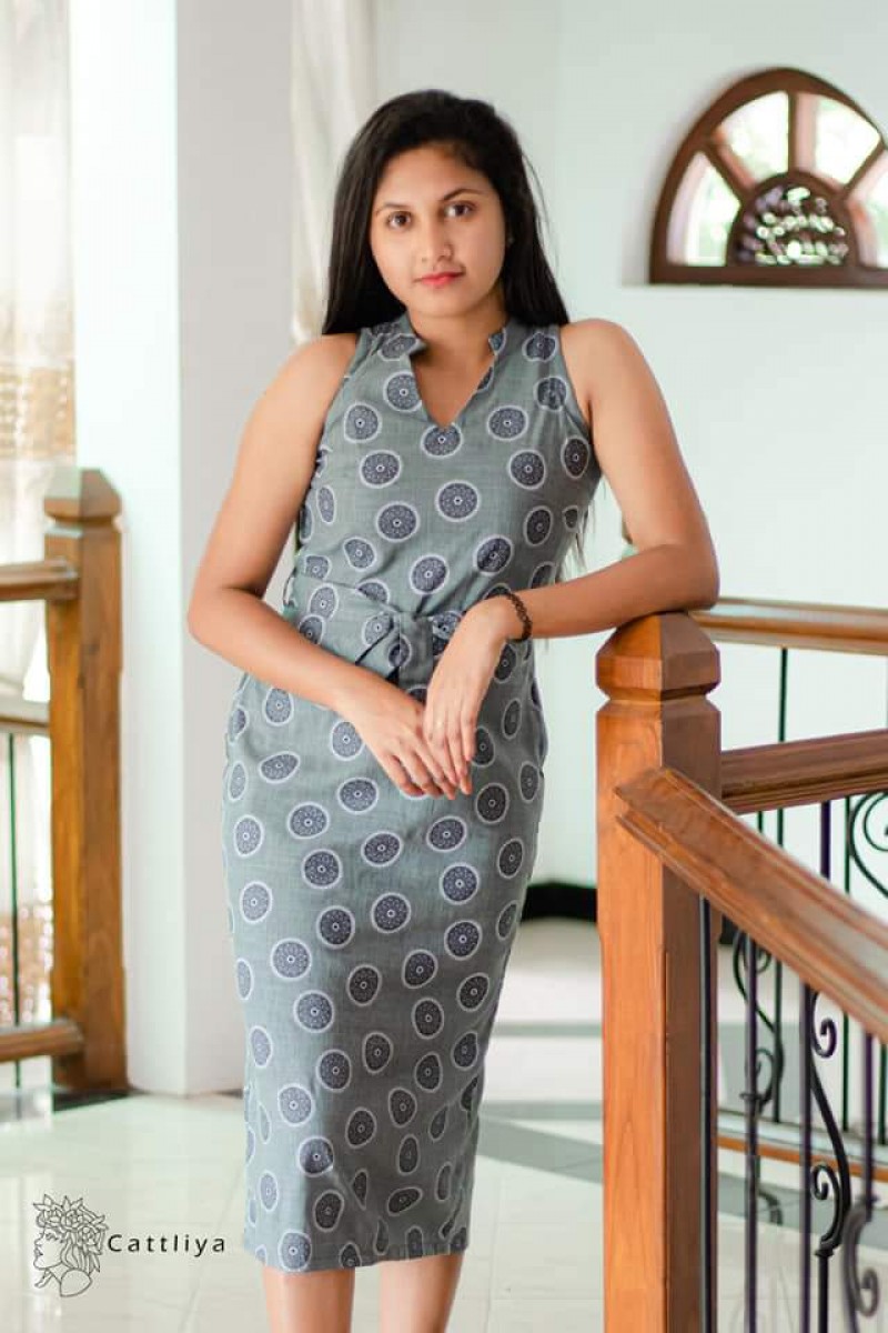 Bubble shadow three quarter dress